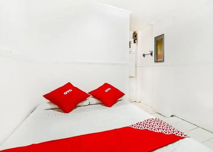 Oyo 842 Smiles Apartelle