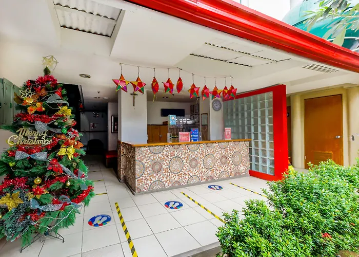 Oyo 842 Smiles Apartelle Hotel Manila