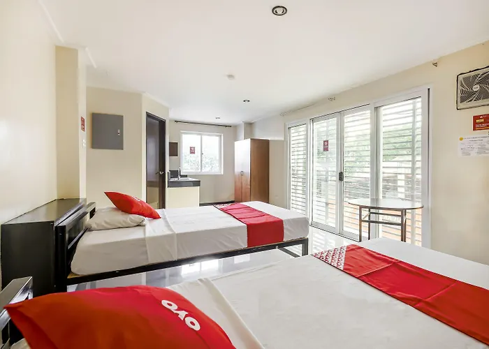 Oyo 842 Smiles Apartelle Hotel 2*