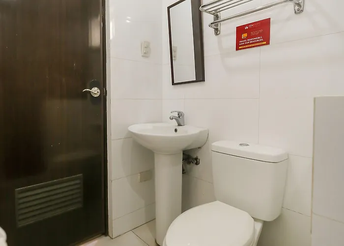 Oyo 842 Smiles Apartelle Hotel Manila