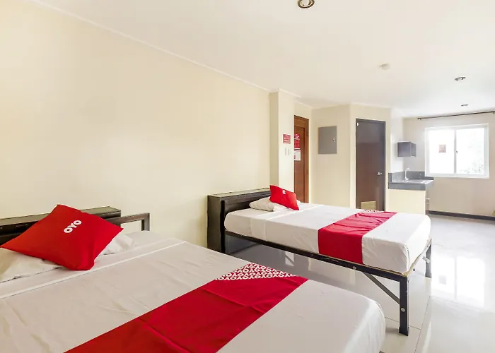 Hotel Oyo 842 Smiles Apartelle 2*