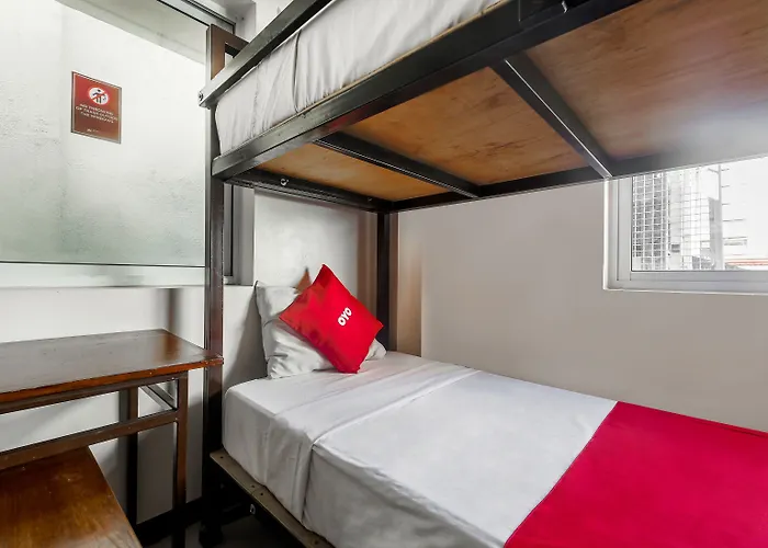Oyo 842 Smiles Apartelle Hotel Manila