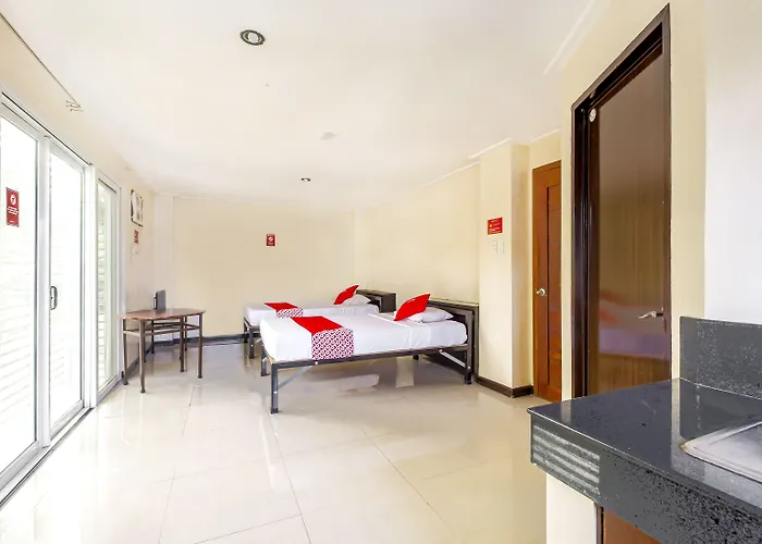 Oyo 842 Smiles Apartelle Manila