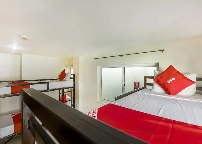 Oyo 842 Smiles Apartelle Hotel