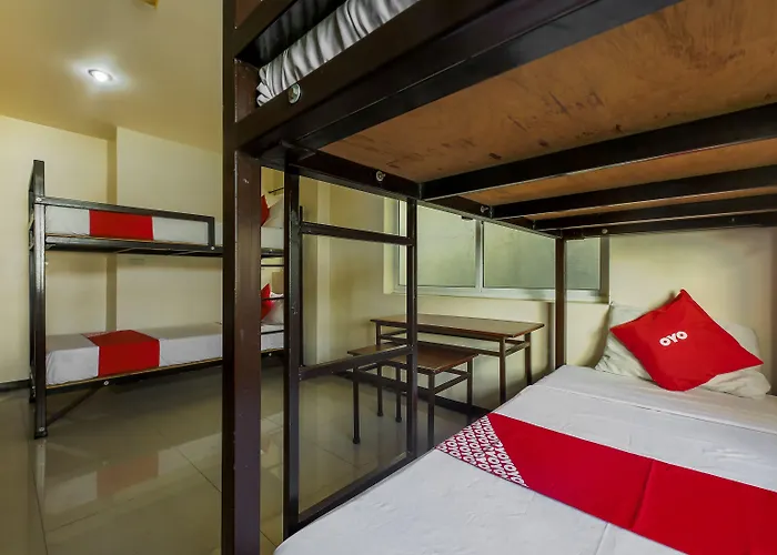 Oyo 842 Smiles Apartelle Manila