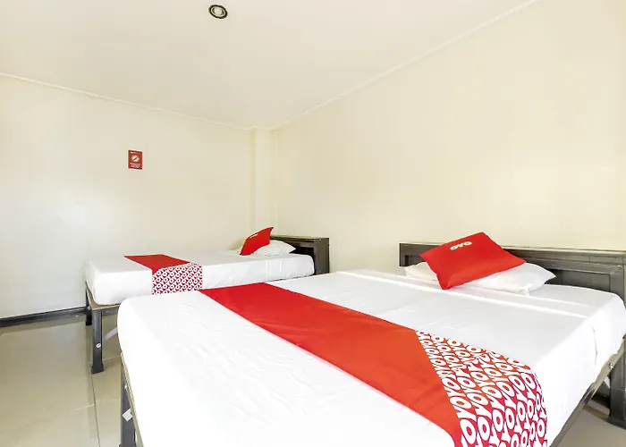 Oyo 842 Smiles Apartelle Hotel
