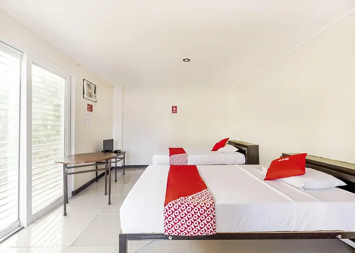 Oyo 842 Smiles Apartelle 2*
